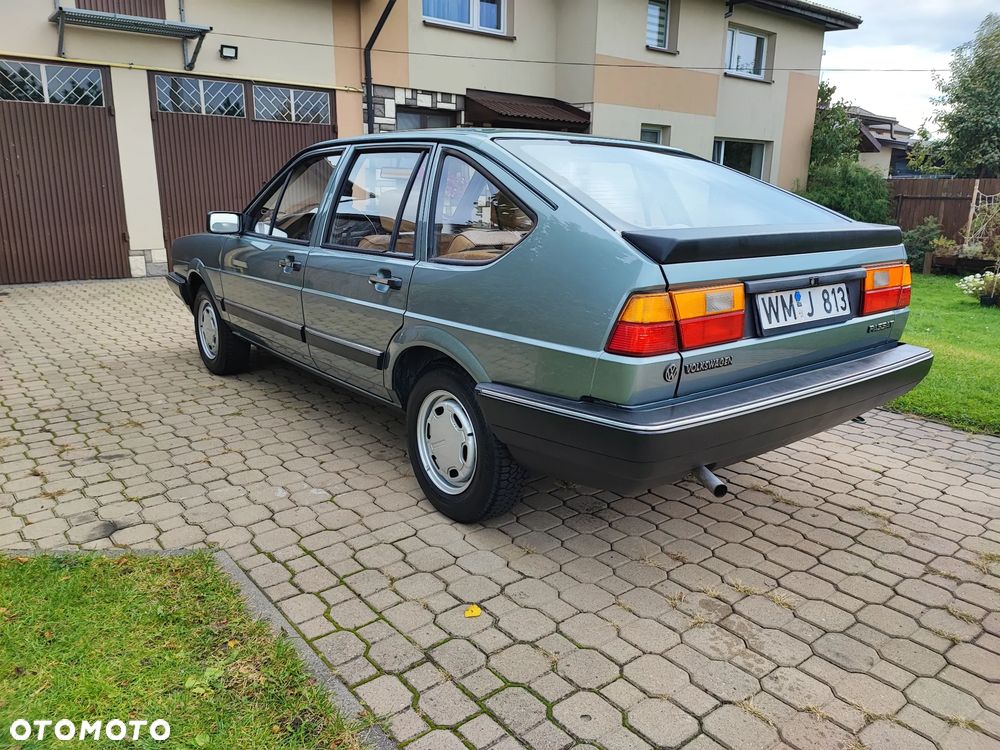 Volkswagen Passat 1.6 C - 5