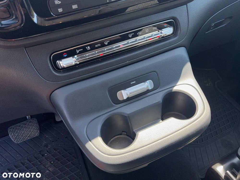 Mercedes-Benz Vito - 21