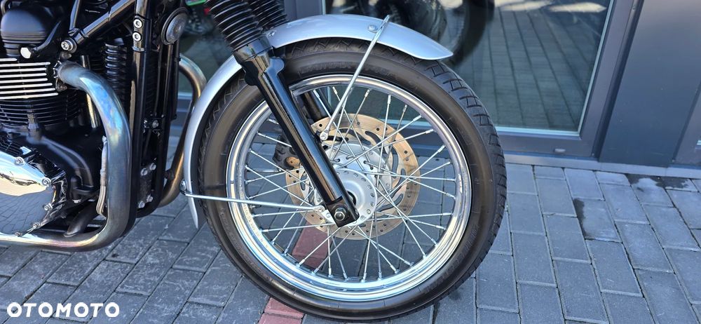 Triumph Bonneville - 7
