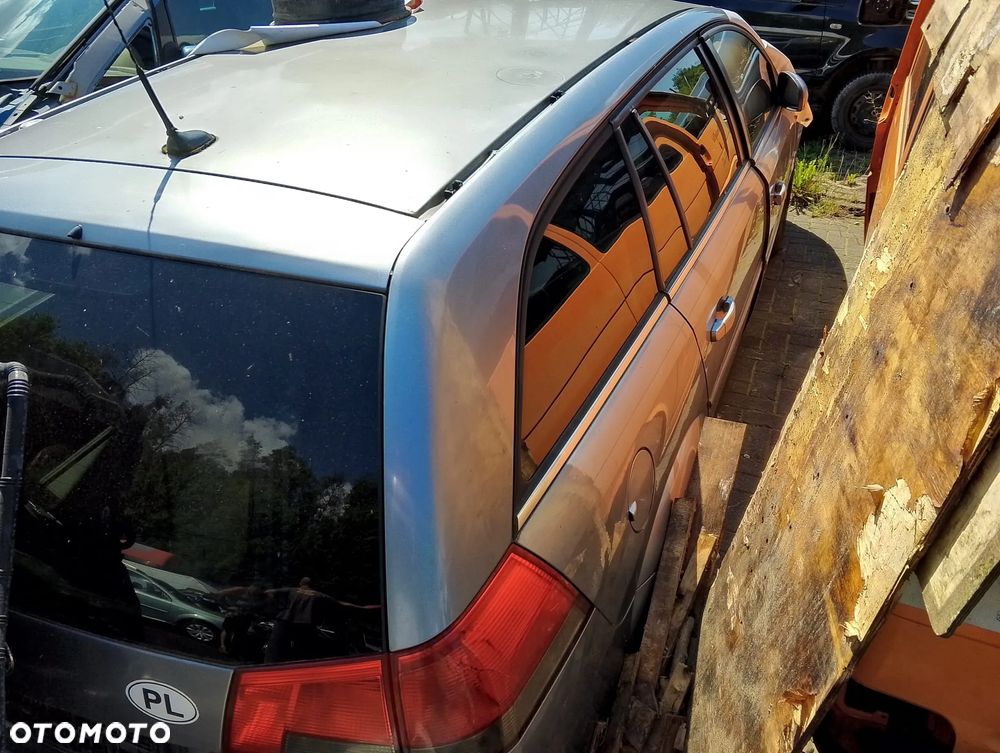 Opel Vectra C FL (05-08r.) 1.8B 140KM. Silnik Z18XER Skrzynia M26  F35 lakier 4AU(Z163) . Cały na części. GWARANCJA !!! Przód Tył Zestaw Komplet Drzwi Klapa Zderzak Błotnik Maska Grill Atrapa Szyba Pas Lampa Lusterko Boczki Fotel Kanapa Kokpit Deska Rozdzielcza Przełącznik Włącznik Sterownik Przewody Wiązka Instalacja Moduł Komputer Czujnik Listwa Pompa Alternator Wtryski Głowica Rozrusznik Kompresor Sprzęgło Dwumas Silnik Skrzynia ABS Klimatyzacji Paliwa Wspomagania Kolektor Turbina Przepustnica Zawór Chłodnica Koło Hak Belka Sanki Zawieszenie Mcpherson Półoś Amortyzator Wydech Tłumik Zacisk Most - 5