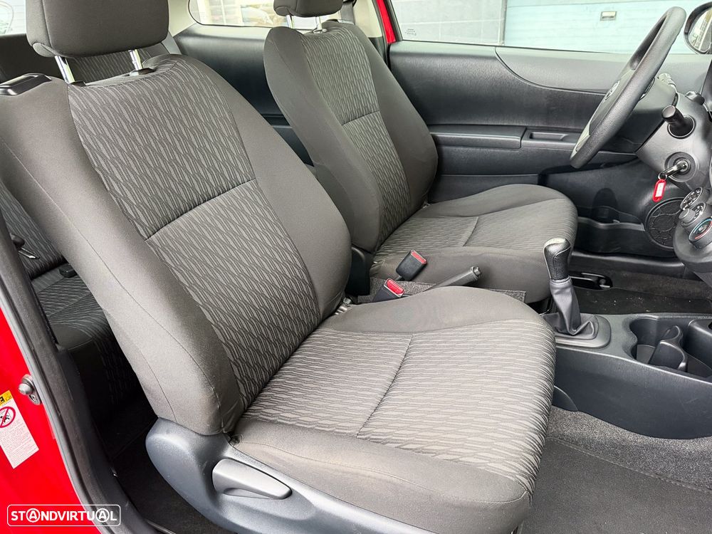 Toyota Yaris 1.0 VVT-i Sport - 11