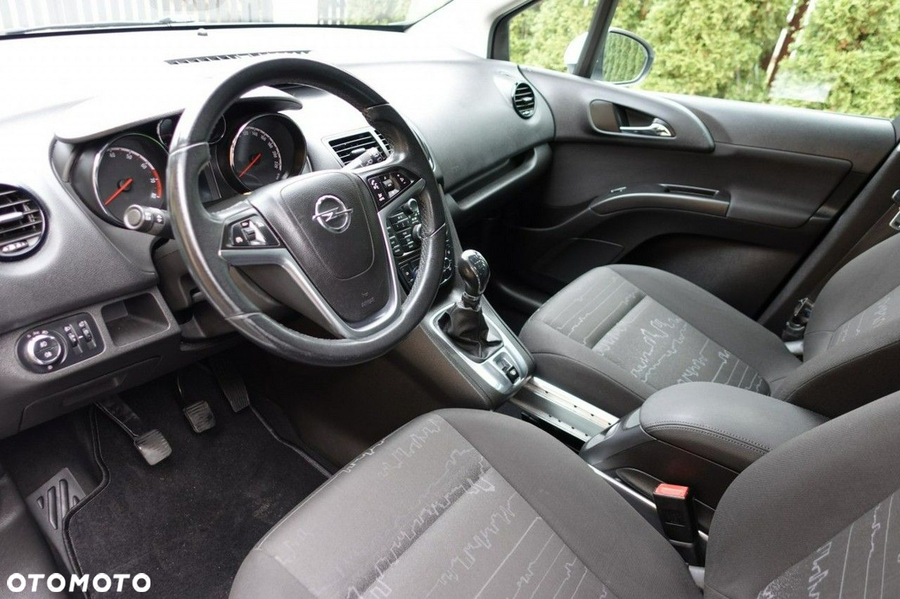 Opel Meriva - 12