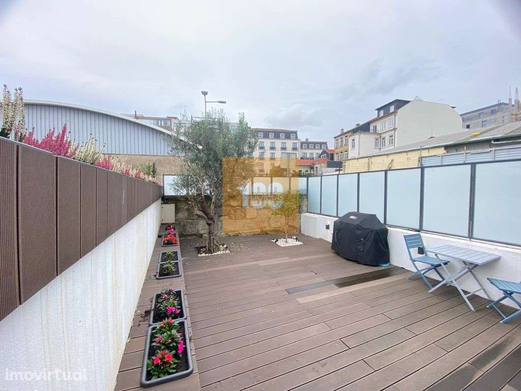 T0+1 com terraço na Baixa do Porto - Grande imagem: 2/19