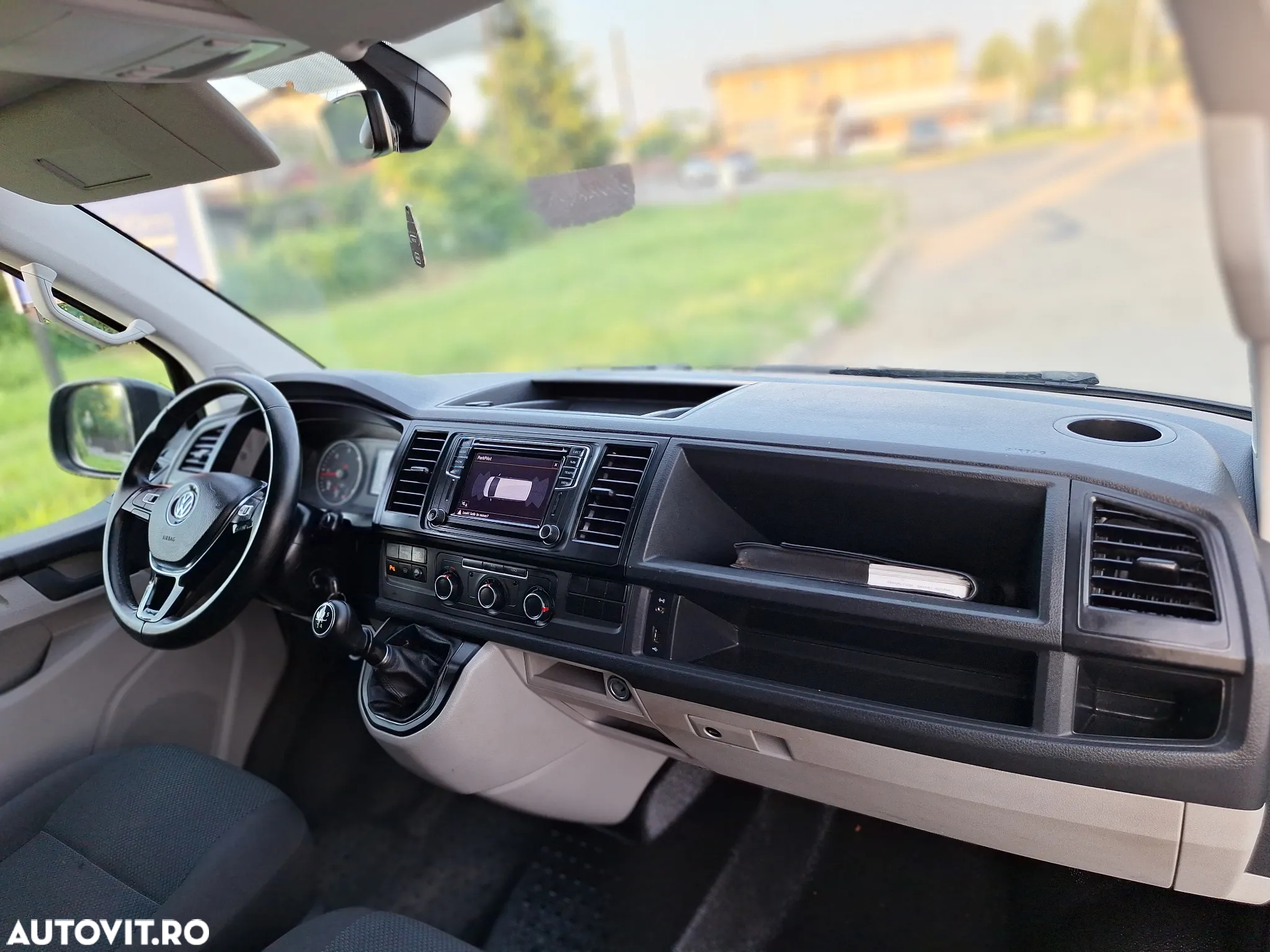 Volkswagen Transporter Kombi T6 2.0 TDI 84 kW KR - 9