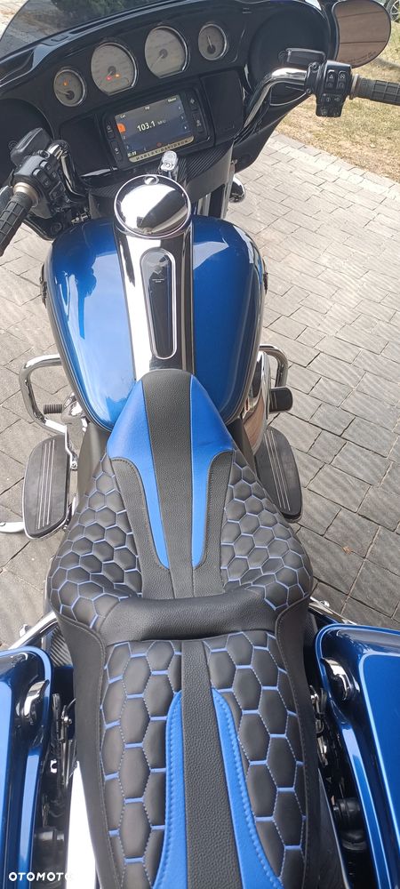 Harley-Davidson Touring Street Glide - 4