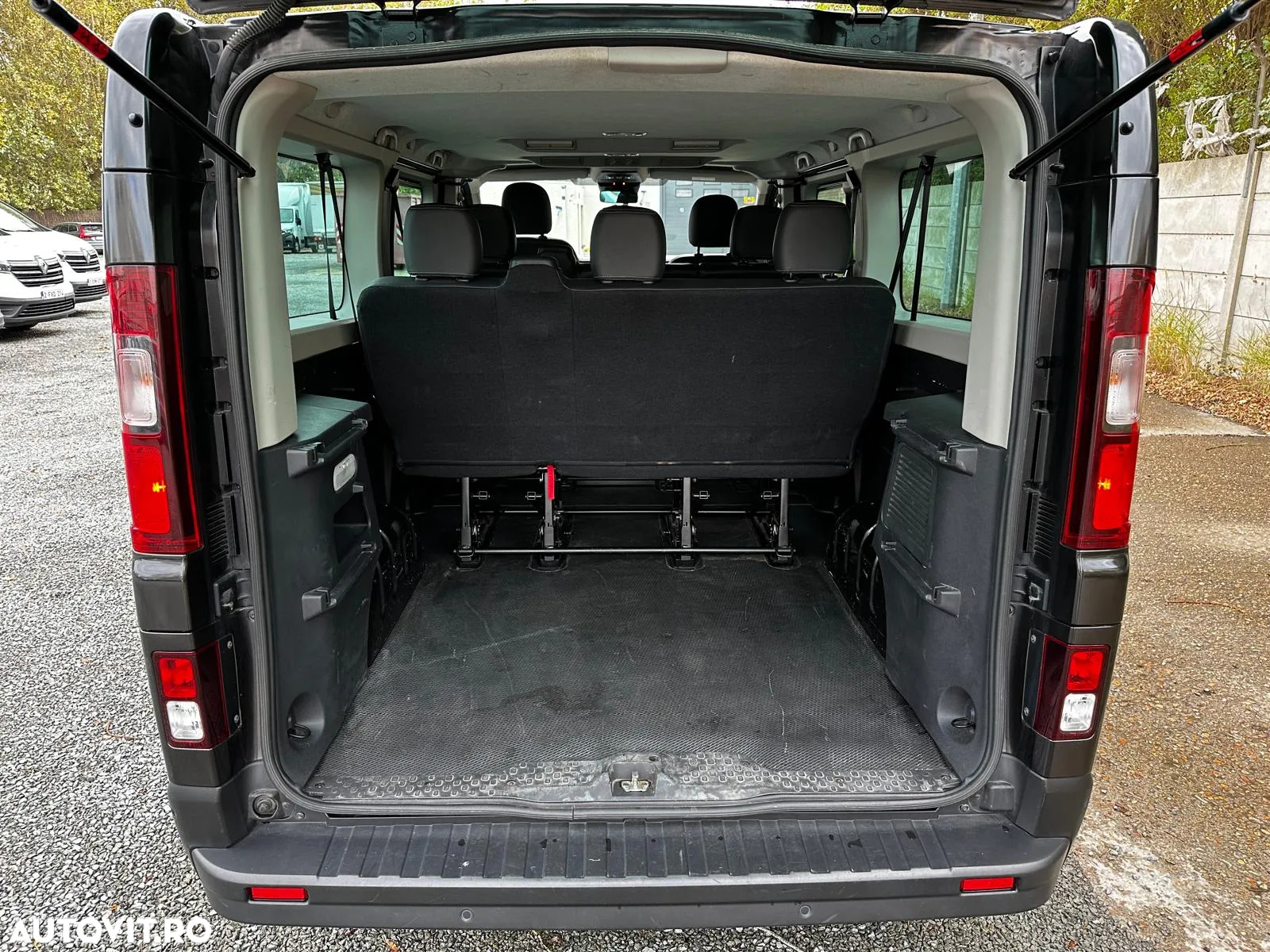 Renault Trafic - 15