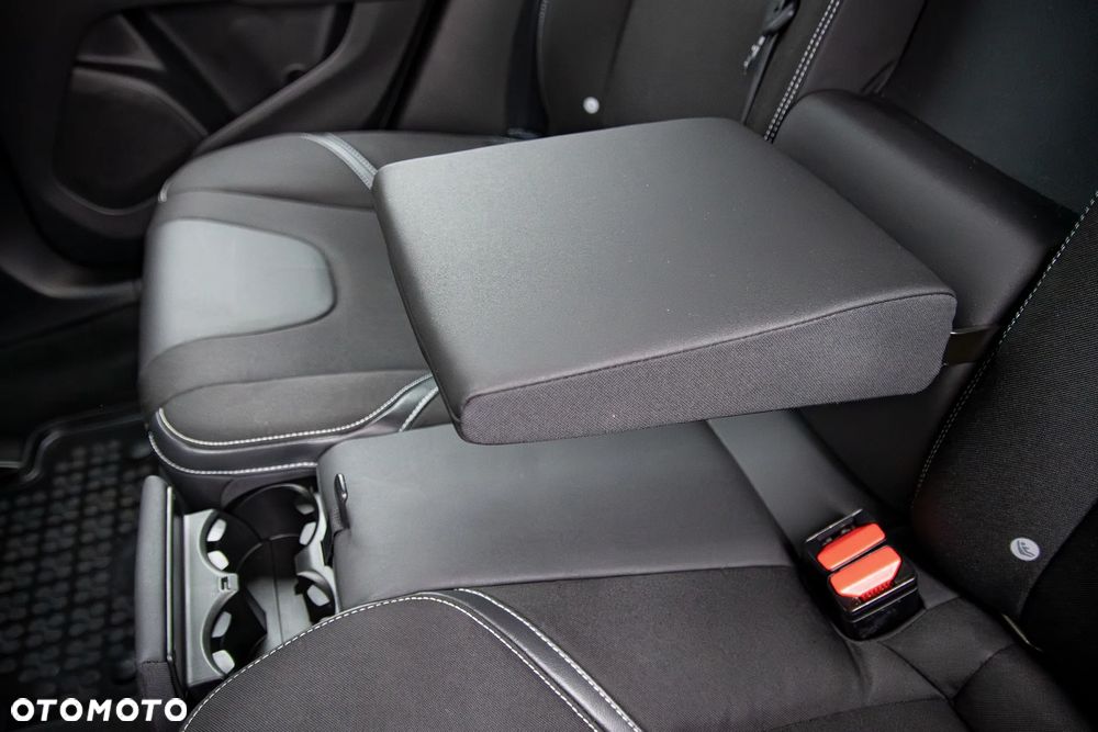 Volvo V40 D2 Kinetic - 33