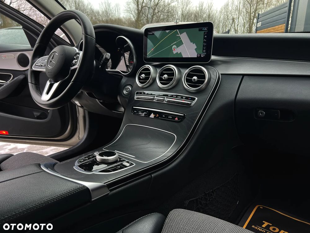 Mercedes-Benz Klasa C 220 d 9G-TRONIC - 21