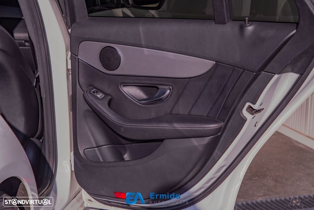 Mercedes-Benz C 220 d AMG Line - 38