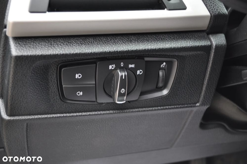 BMW Seria 1 116i - 22