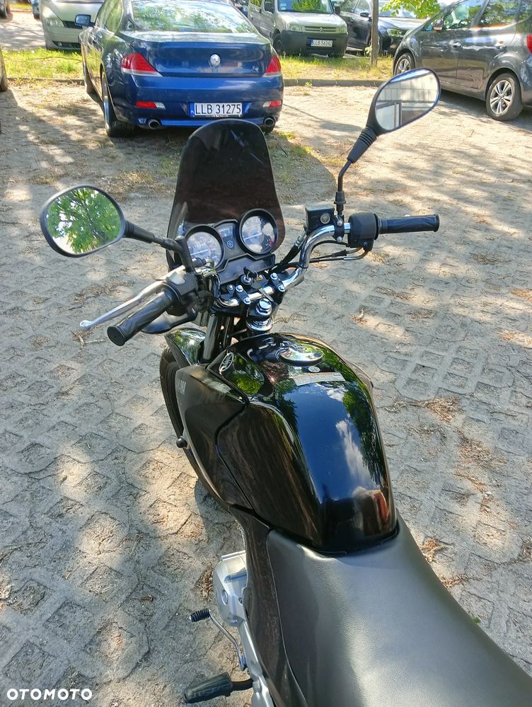 Yamaha YBR - 8