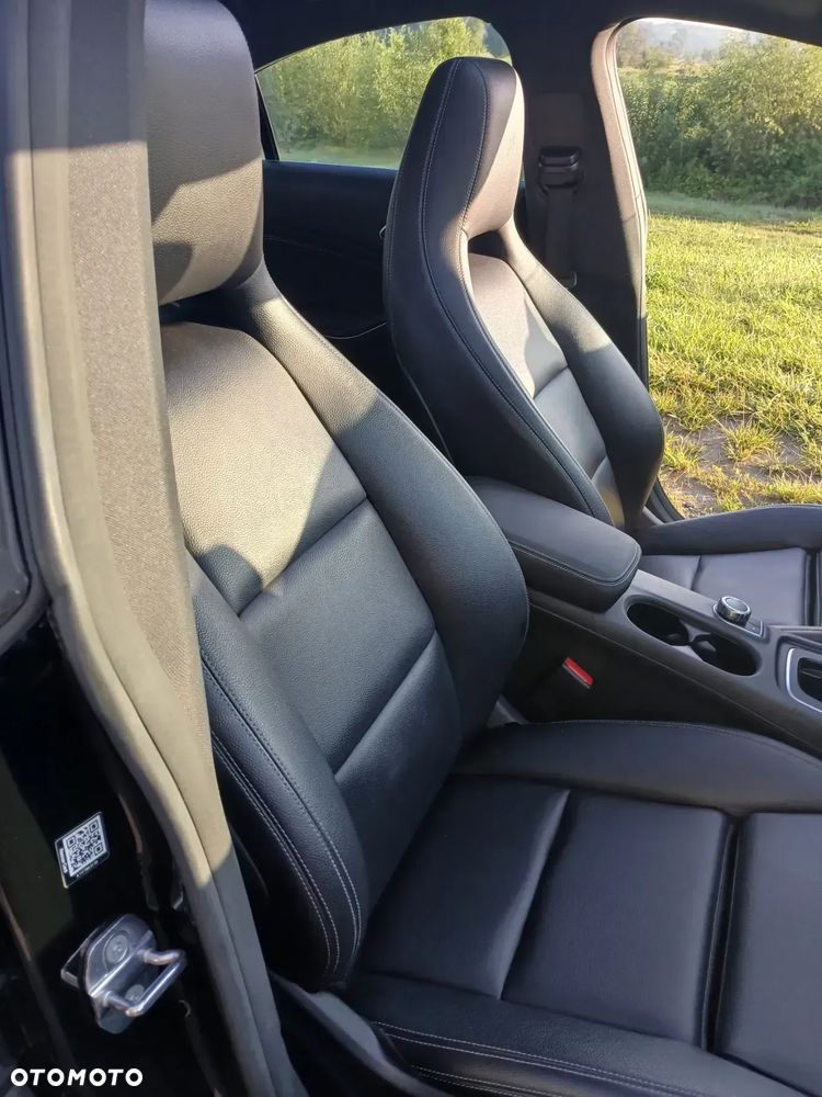 Mercedes-Benz CLA 250 7G-DCT - 33