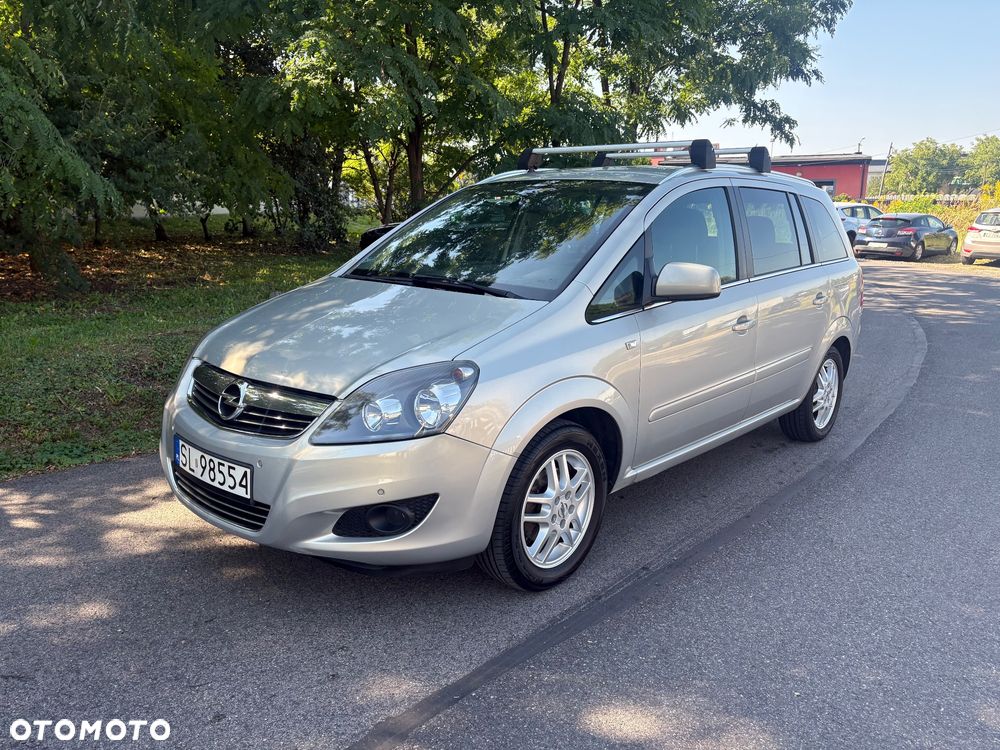 Opel Zafira 1.8 Cosmo - 1