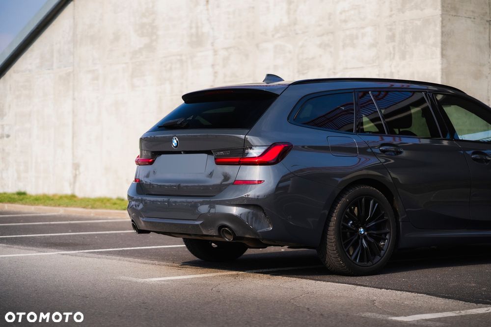 BMW Seria 3 330i Edition M Sport Shadow - 17