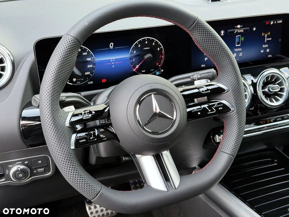 Mercedes-Benz GLA - 21