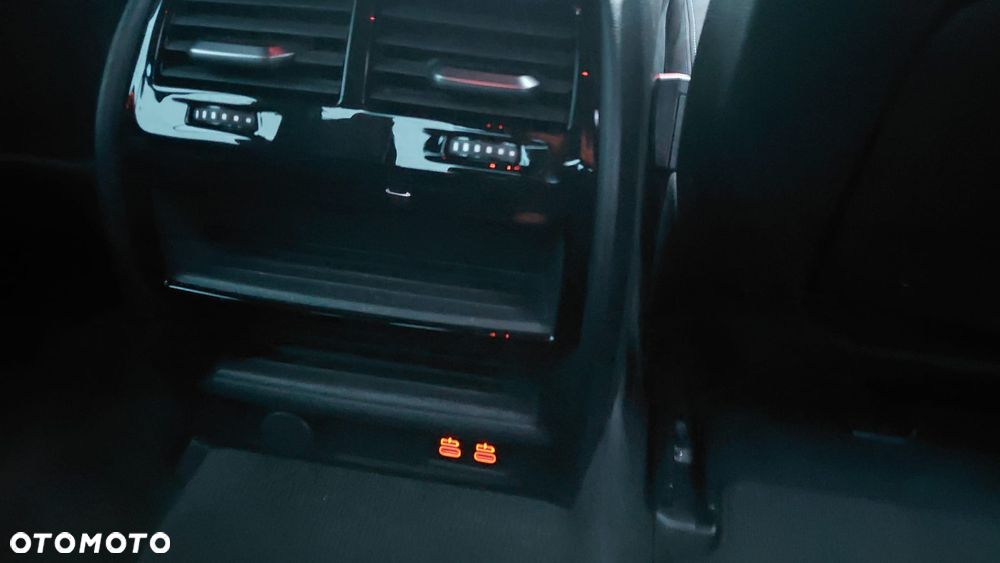 BMW Seria 5 518d Sport Line - 35