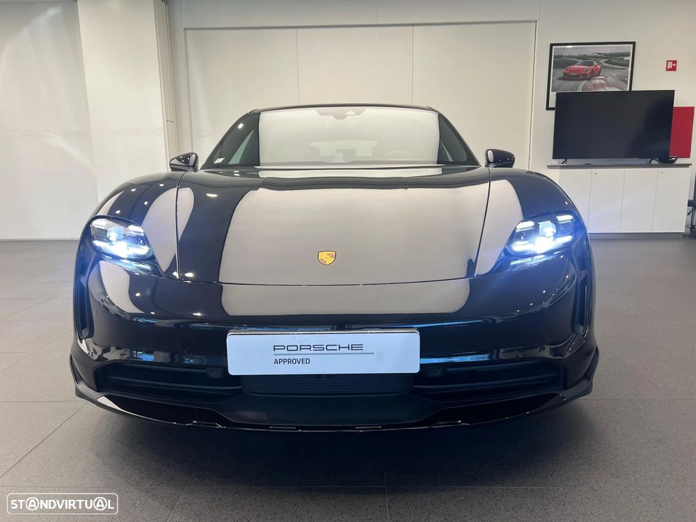 Porsche Taycan Cross Turismo 4 - 13