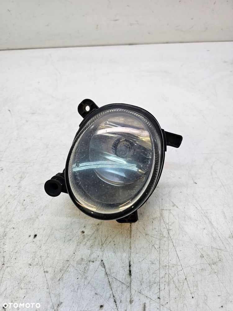 HALOGEN PRAWY PRZÓD AUDI A4 B8 A5 8T 8T0941700 1/26 - 2