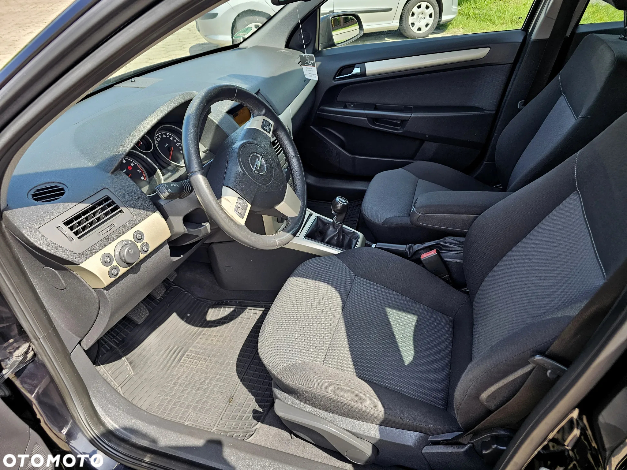 Opel Astra 1.6 Caravan NAVI - 9
