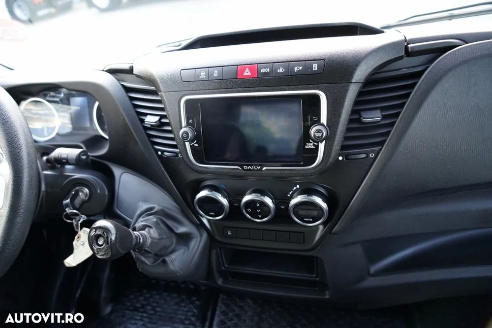 Iveco DAILY 35-160 / 4.2 M CONTAINER / AUTOSTRADĂ / TWIN GVWR: 3500 KG / 2022 - 30