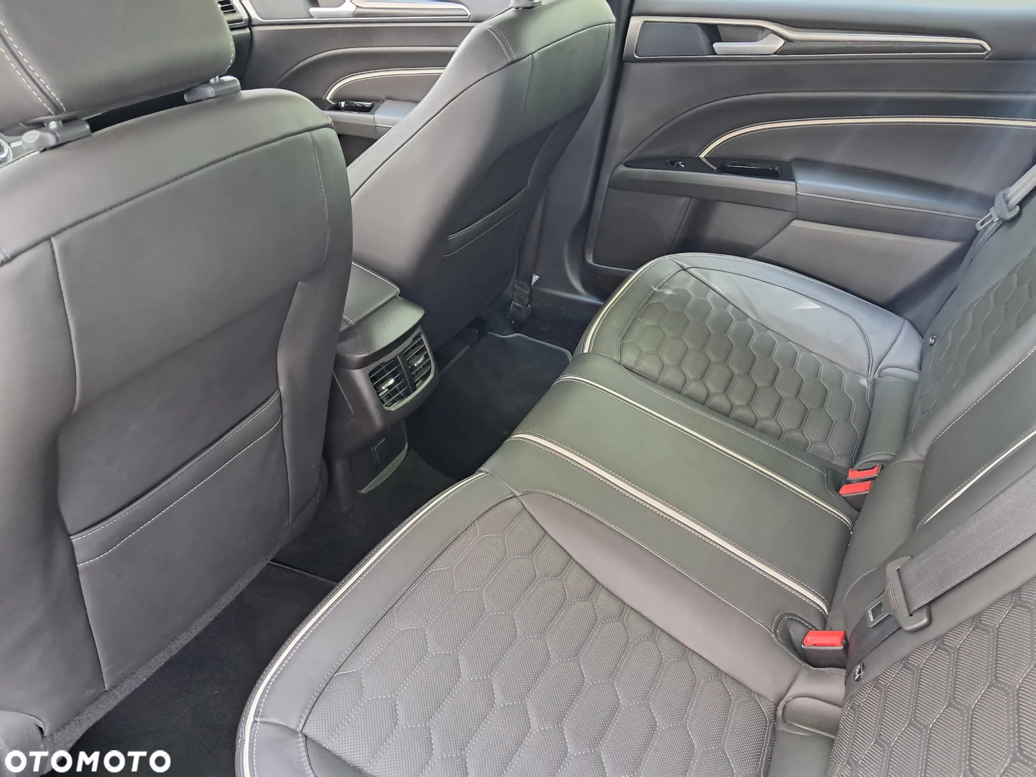 Ford Mondeo 2.0 EcoBlue Vignale AWD - 12