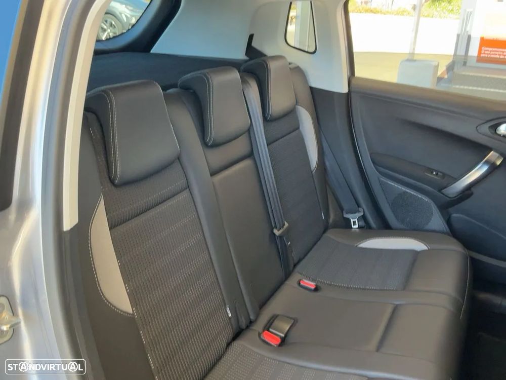 Peugeot 2008 1.2 PureTech Allure EAT6 - 11