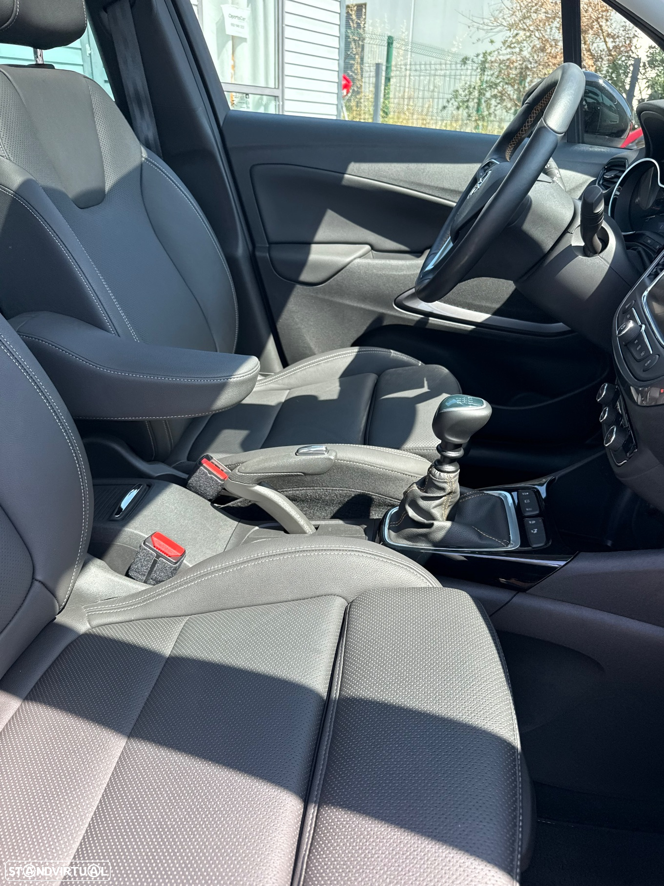 Opel Crossland X 1.2 T Ultimate - 31