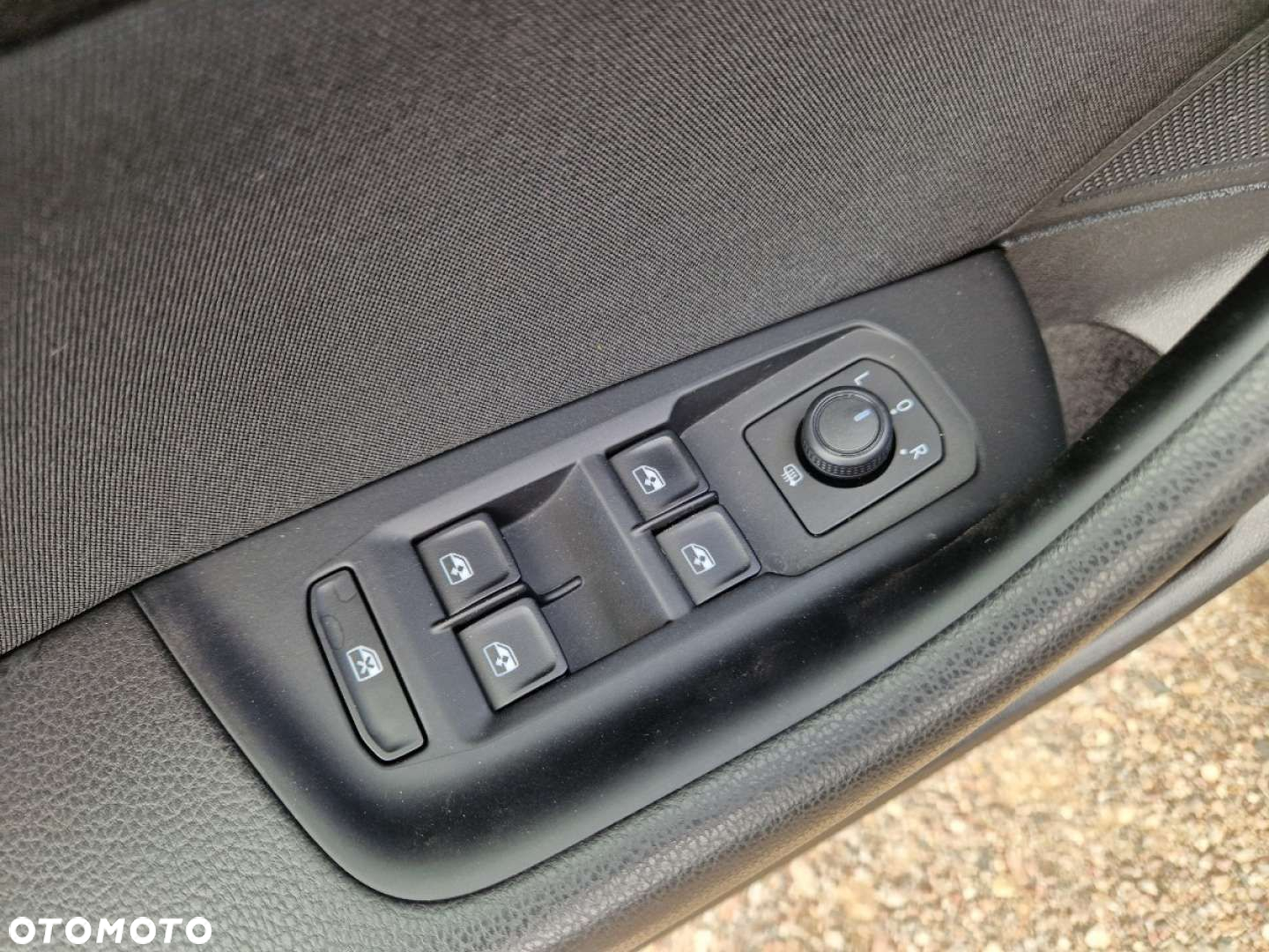Volkswagen Passat Variant 2.0 TDI SCR DSG - 9