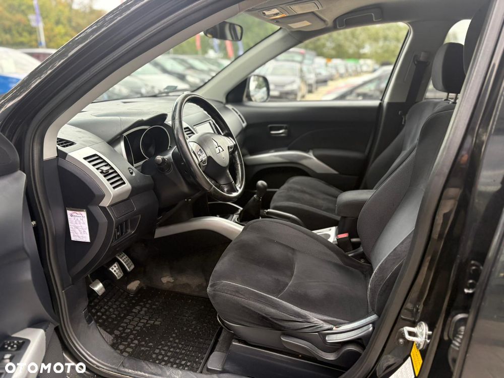 Mitsubishi Outlander 2.4 Invite - 17