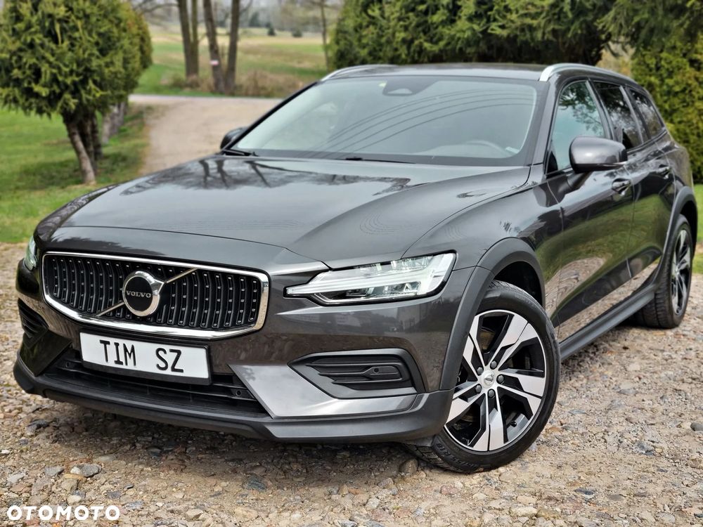 Volvo V60 Cross Country B4 D AWD Ultimate - 4