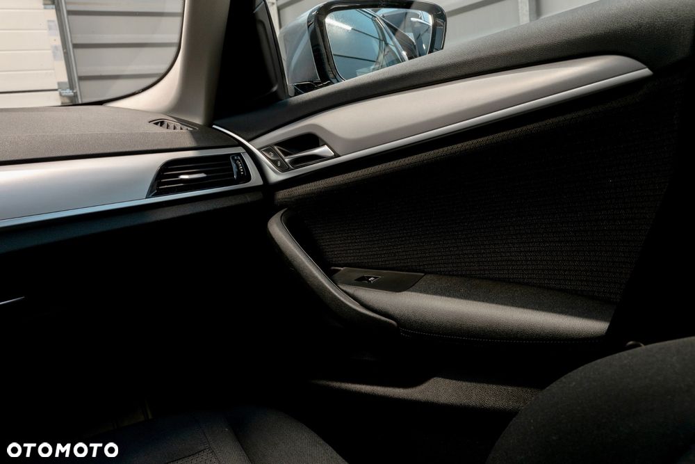 BMW Seria 5 530e xDrive Luxury Line sport - 30