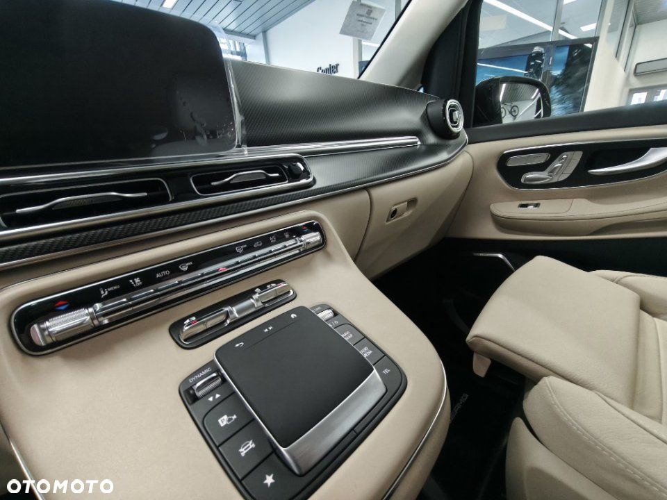 Mercedes-Benz Klasa V - 8