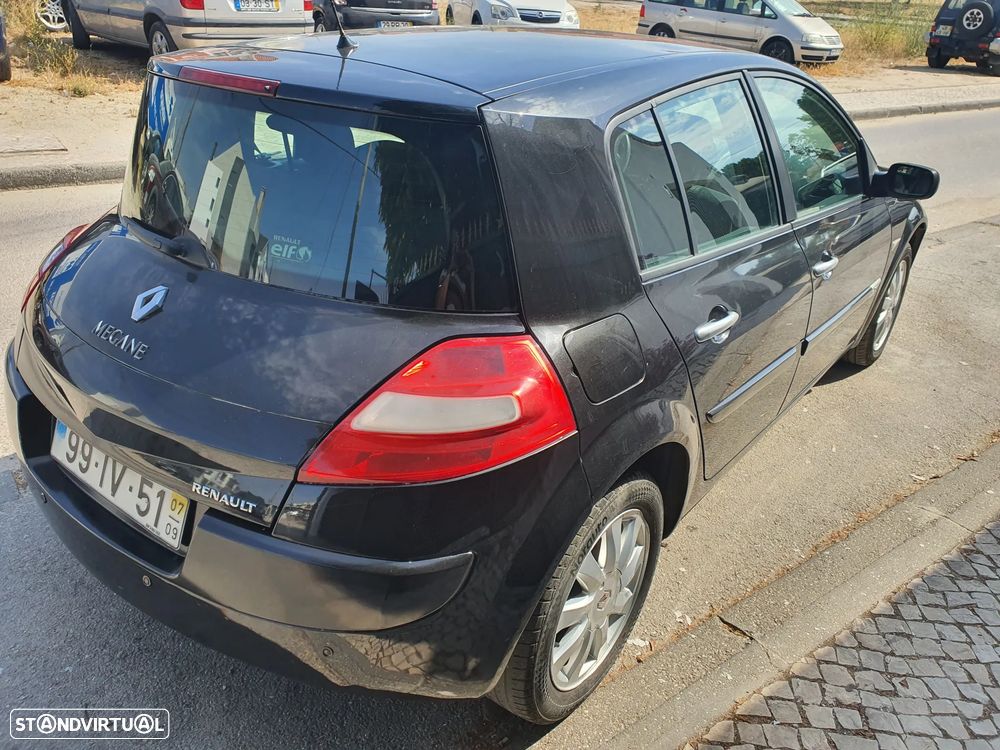 Renault Mégane 1.5 dCi Dynamique - 4