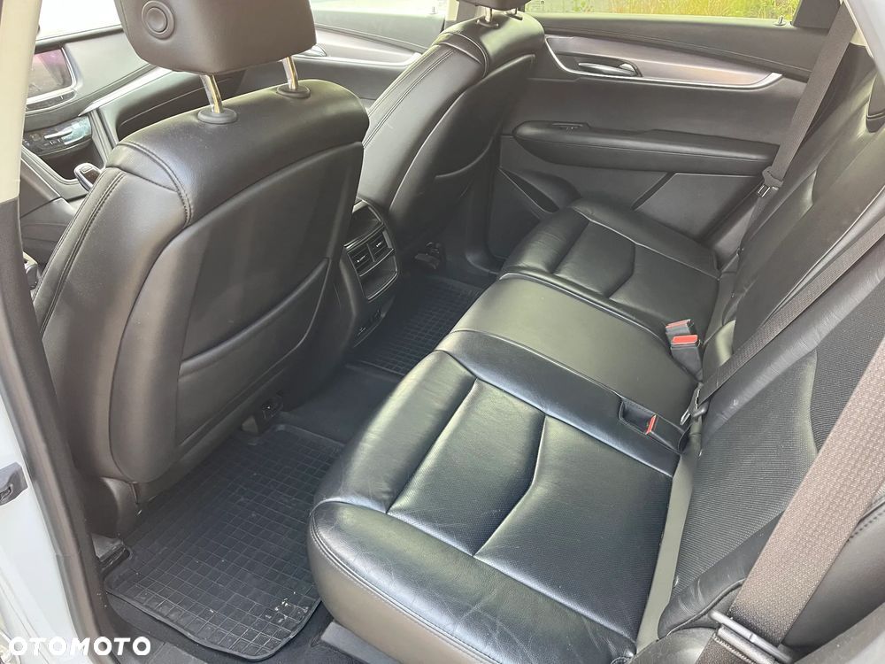 Cadillac XT5 - 12