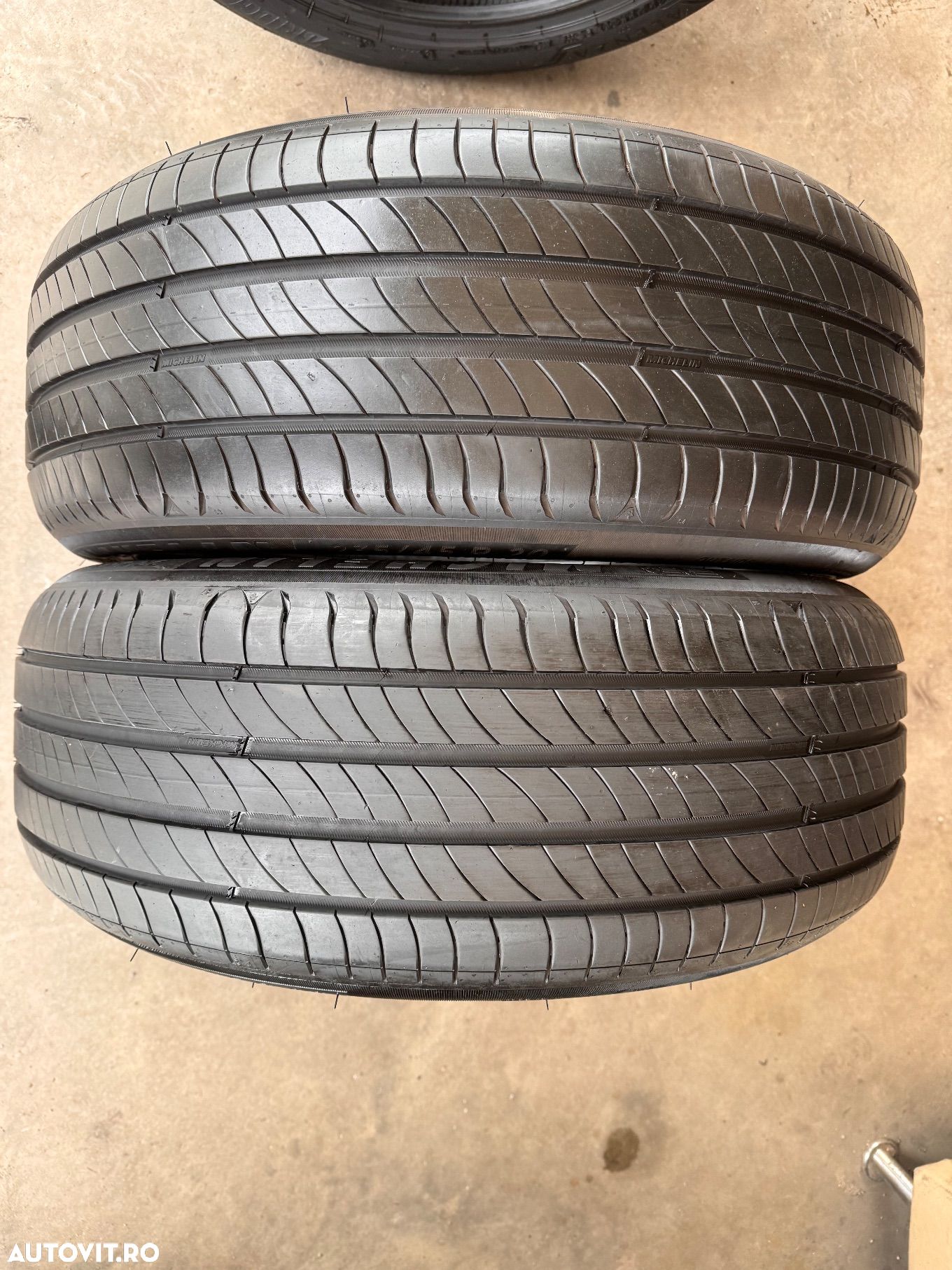 Vând 2 anvelope 235/45/20 michelin de vară ca noi - 1