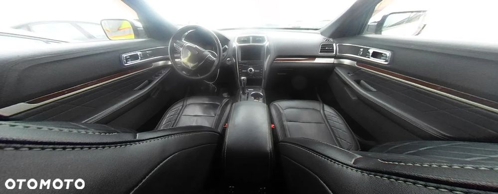 Ford Explorer - 3