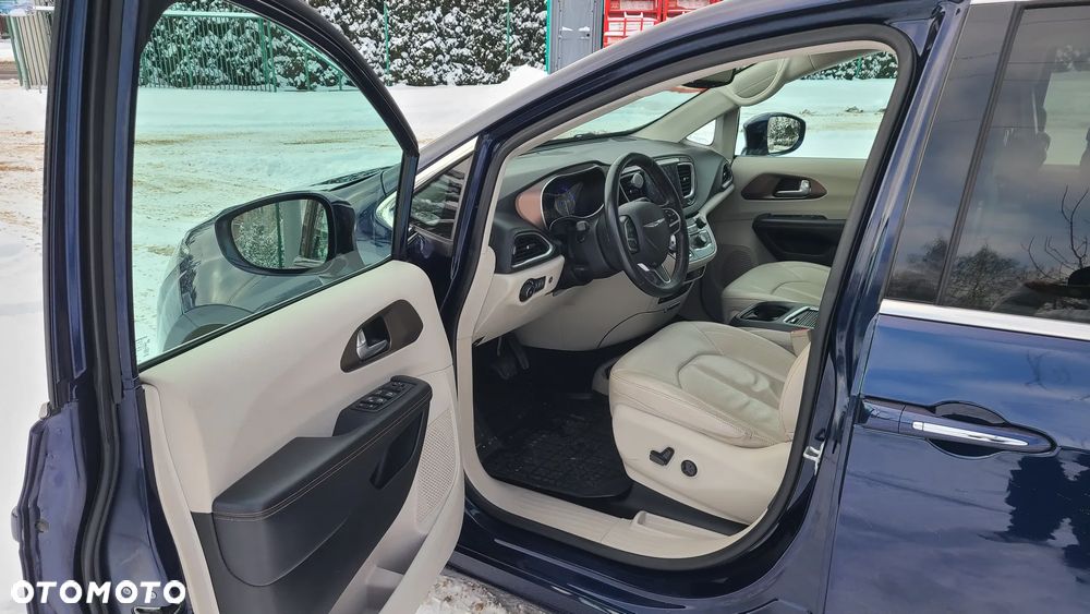 Chrysler Pacifica - 9