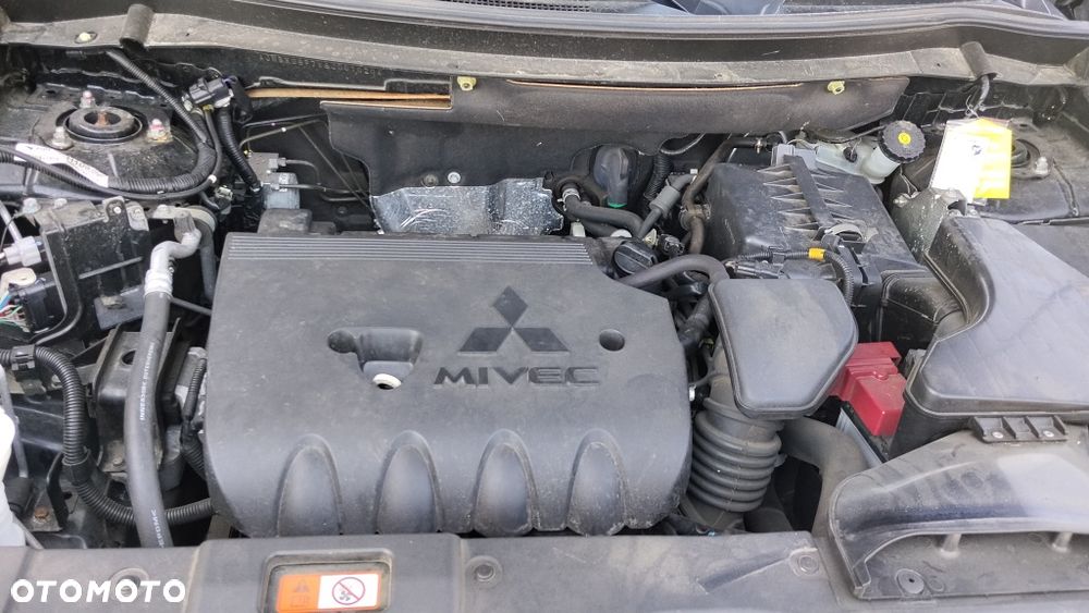 Mitsubishi Outlander - 7