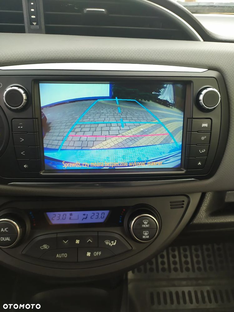 Toyota Yaris Hybrid 100 Active EU6 - 18