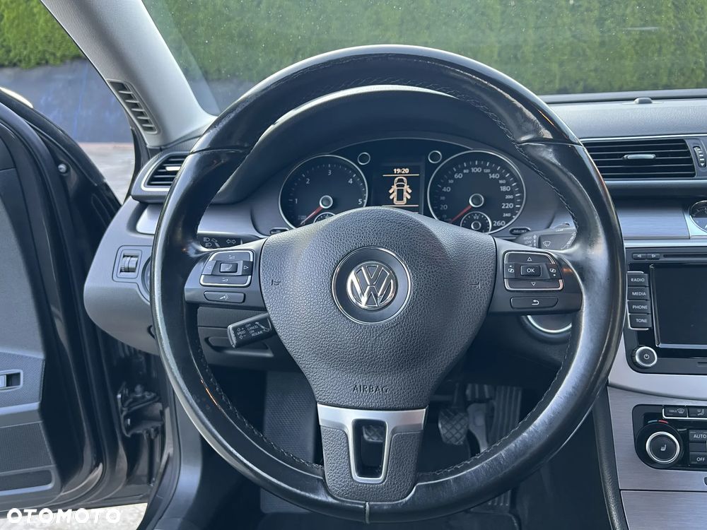 Volkswagen Passat 2.0 TDI BlueMotion Technology Comfortline - 15