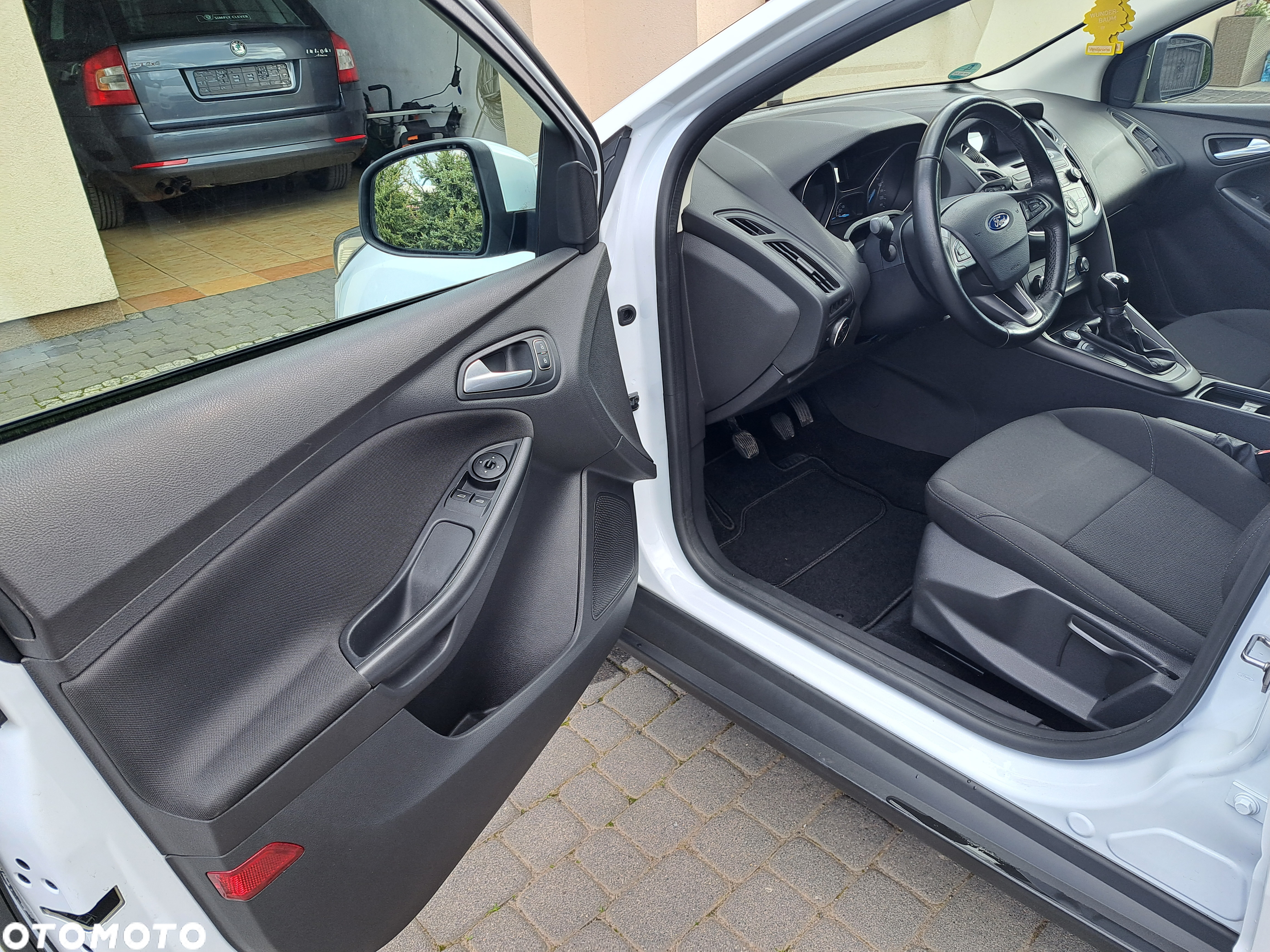 Ford Focus 1.0 EcoBoost Trend - 29