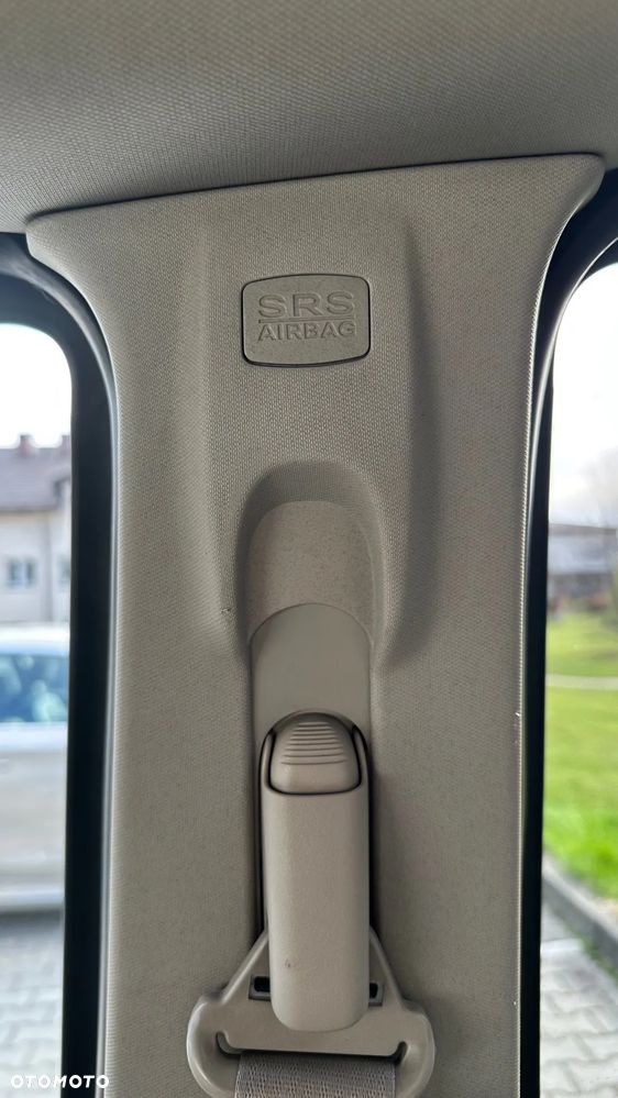 Jeep Commander 3.0 CRD Overland - 23