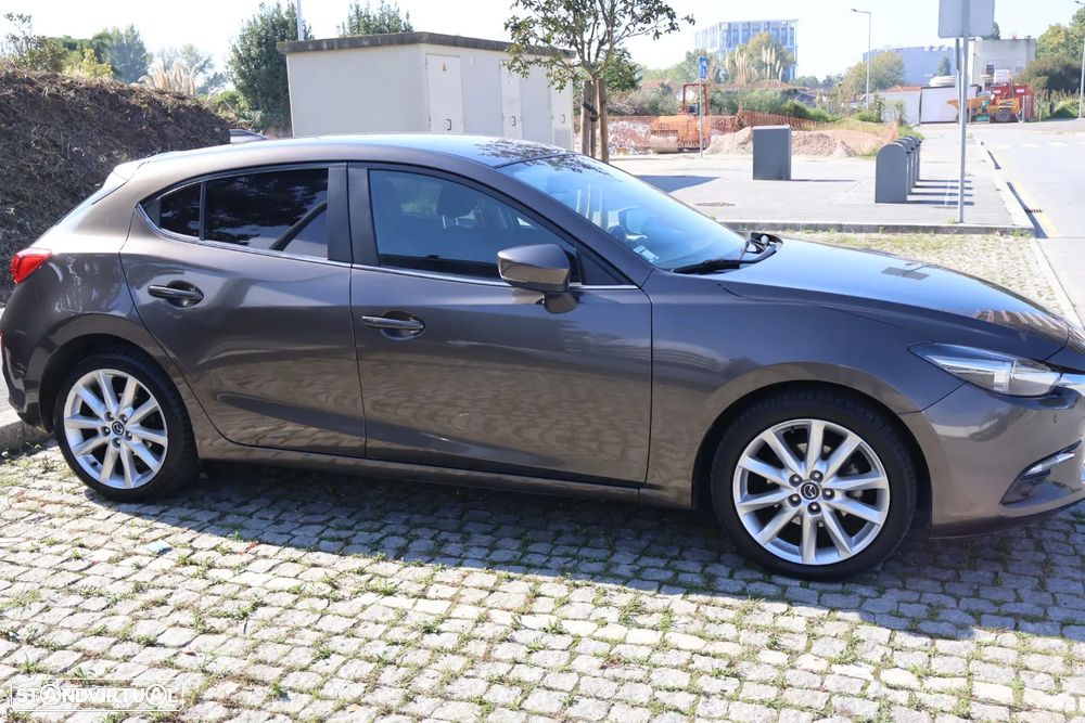 Mazda 3 Hatchback 1.5 Sky-D Excellence Navi - 4