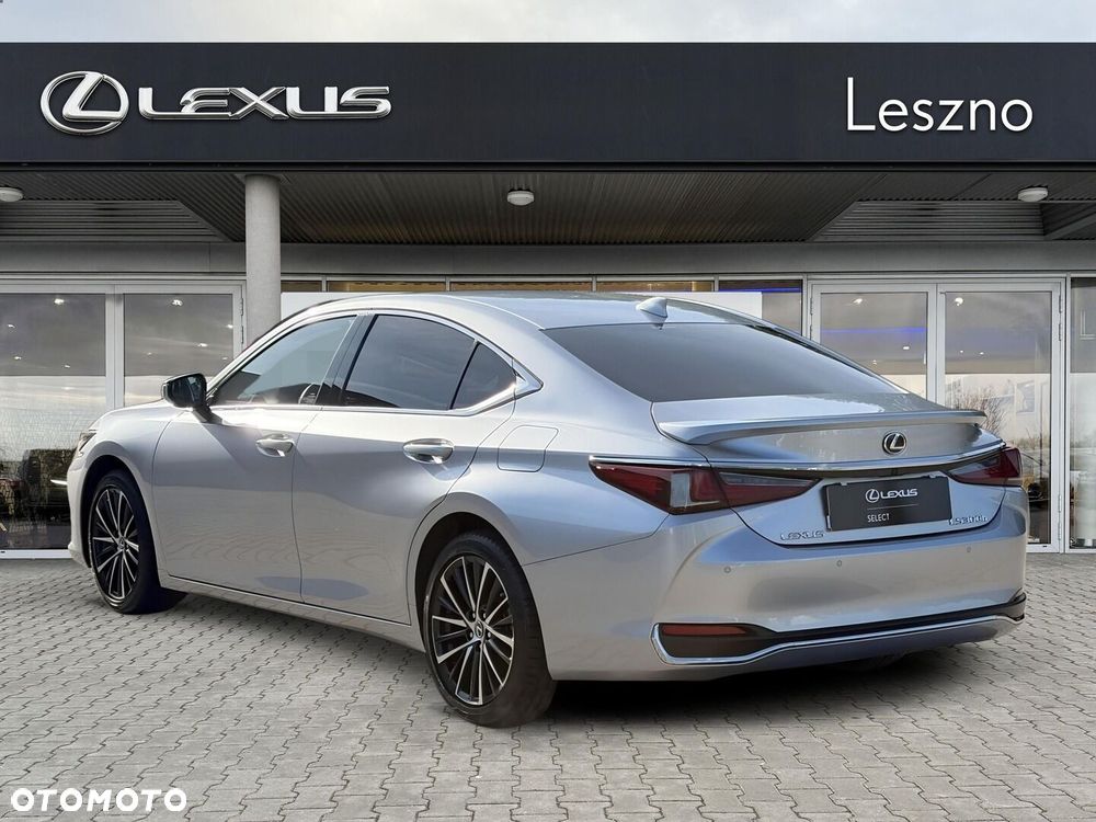 Lexus ES 300h Business Edition - 6
