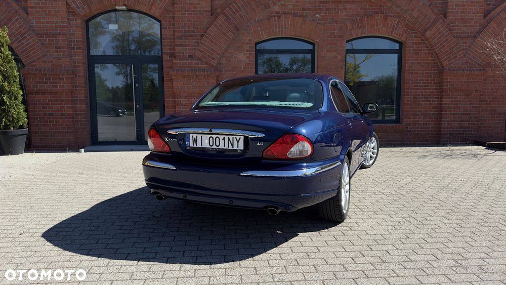 Jaguar X-Type 3.0 V6 4x4 Executive - 4