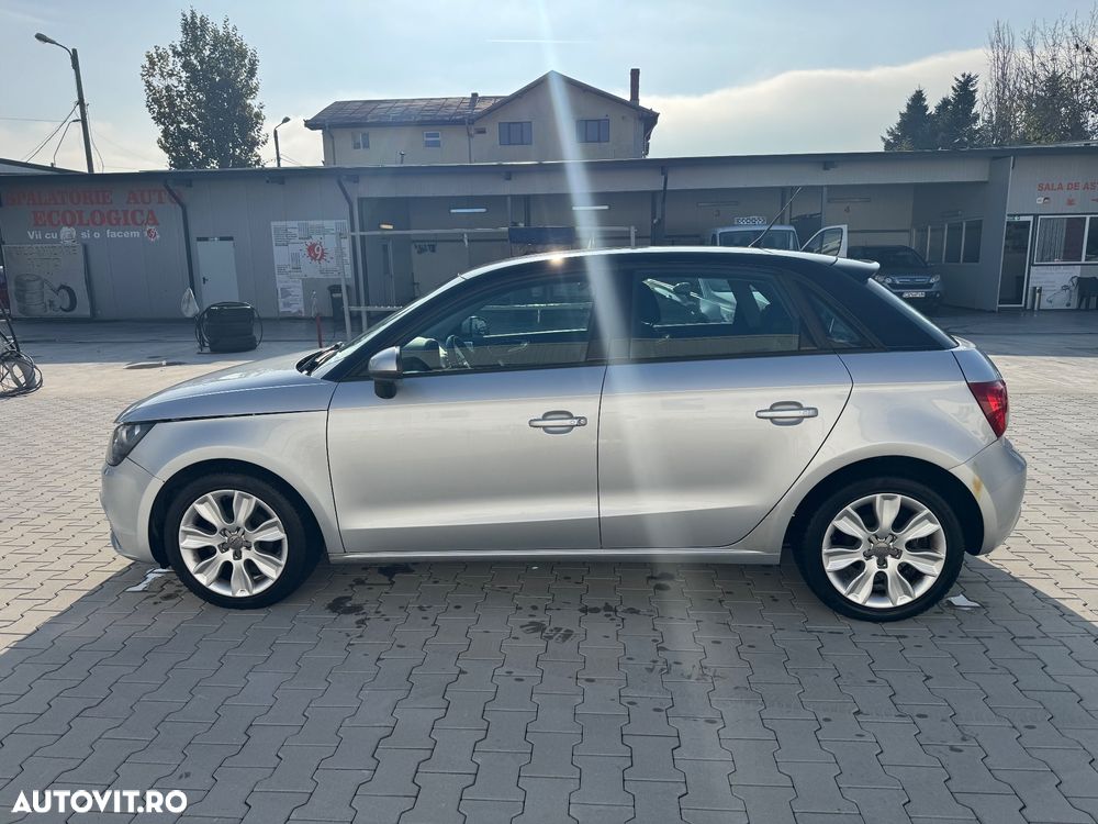 Audi A1 Sportback 1.6 TDI Stronic Ambition - 9