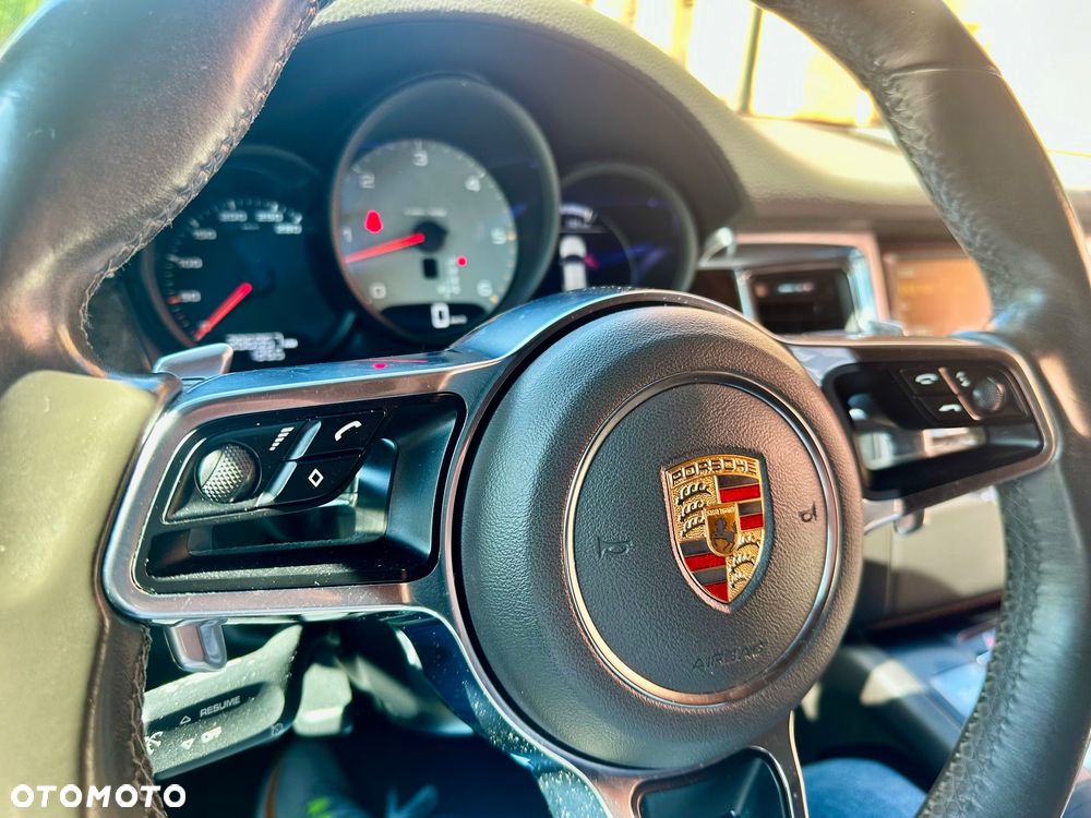 Porsche Macan - 26