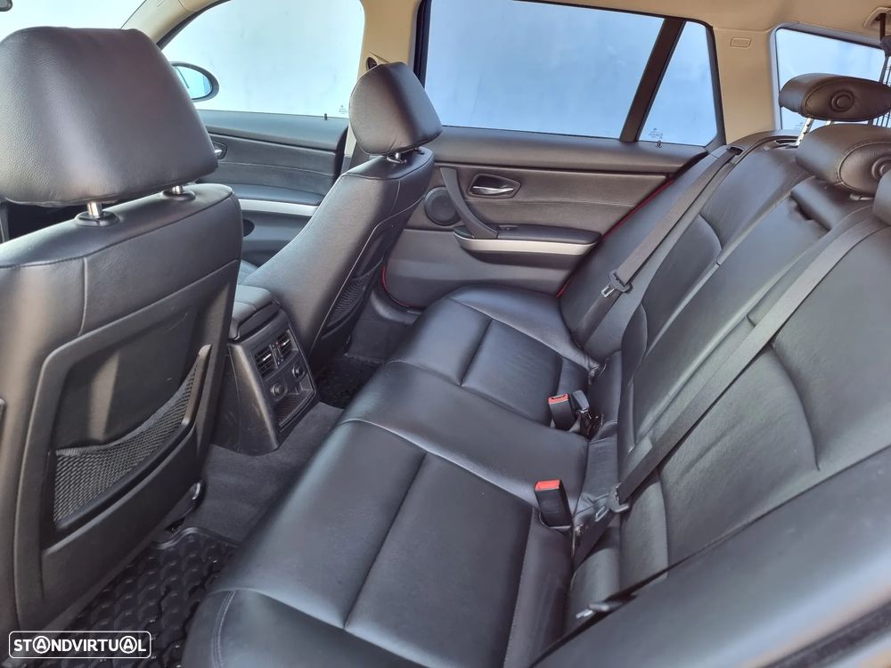 BMW 320 d Touring Sport - 24