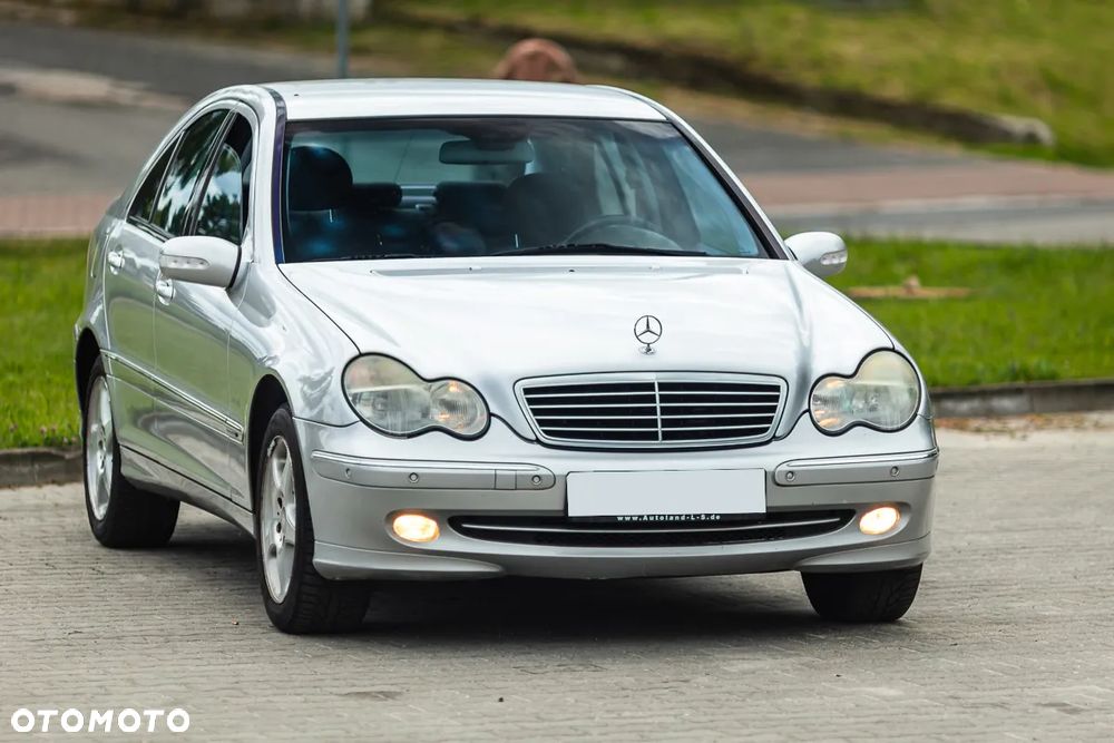 Mercedes-Benz Klasa C 240 Avantgarde Sport Edition - 5