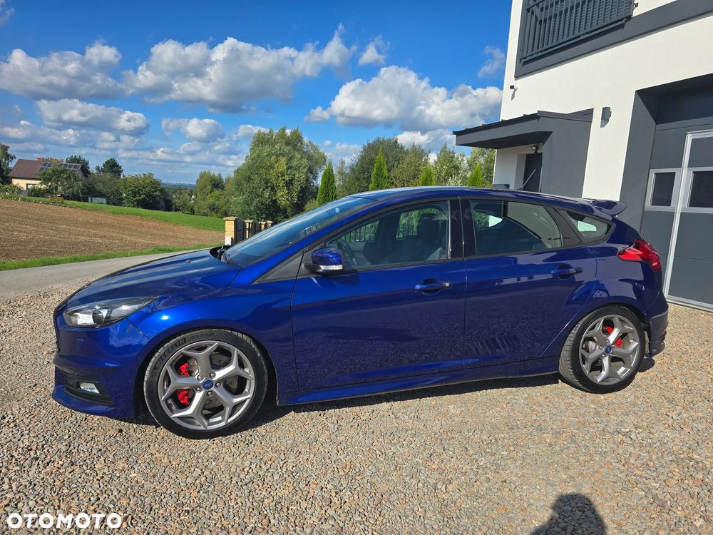 Ford Focus 2.0 EcoBoost ST mit Leder-Exclusiv-Paket - 18